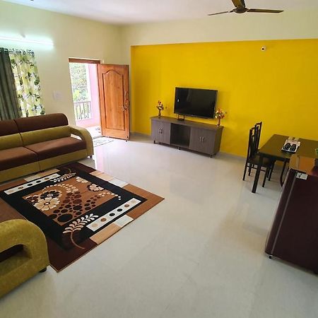 Tirupati Homestay - 2Bhk Ac Family Apartments Near Alipiri And Kapilatheertham - Walk To A2B Veg Restaurant - Wifi - Android Tv - Easy Access To Tirumala Dış mekan fotoğraf