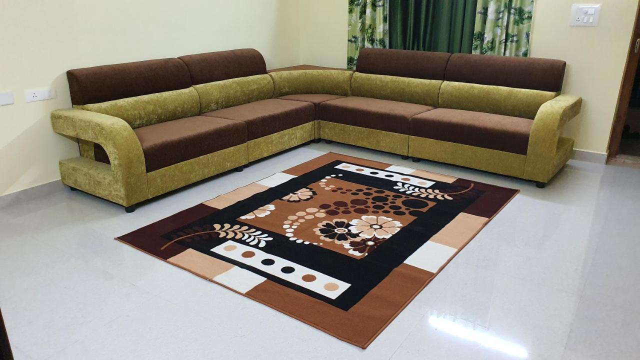 Tirupati Homestay - 2Bhk Ac Family Apartments Near Alipiri And Kapilatheertham - Walk To A2B Veg Restaurant - Wifi - Android Tv - Easy Access To Tirumala Dış mekan fotoğraf