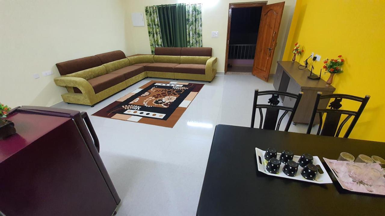 Tirupati Homestay - 2Bhk Ac Family Apartments Near Alipiri And Kapilatheertham - Walk To A2B Veg Restaurant - Wifi - Android Tv - Easy Access To Tirumala Dış mekan fotoğraf