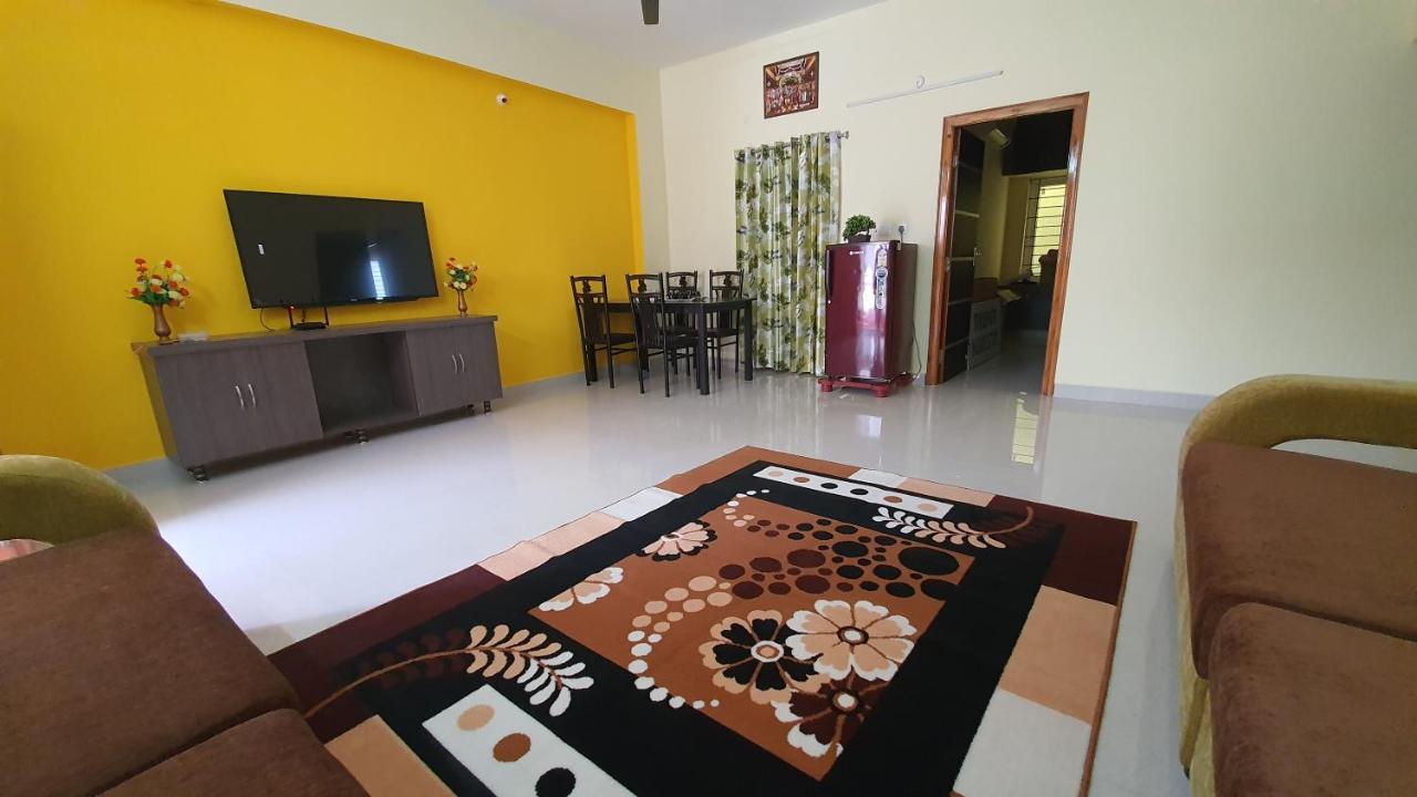Tirupati Homestay - 2Bhk Ac Family Apartments Near Alipiri And Kapilatheertham - Walk To A2B Veg Restaurant - Wifi - Android Tv - Easy Access To Tirumala Dış mekan fotoğraf